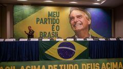 Cartel electoral del candidato ultraderechista Jair Bolsonaro, ganador de la primera vuelta de las elecciones brasileñas.